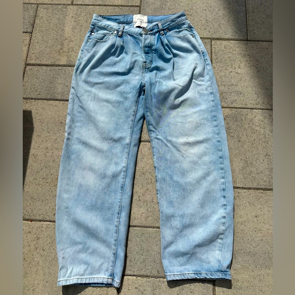 One Teaspoon Womens Baggy Jeans. Low rise. Size 28. Loose fit.